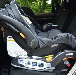 Chico Car Seat Keyfit 30 & 3 Base