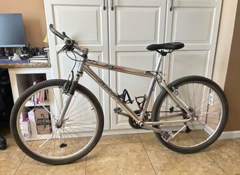 Giant mountain bike
