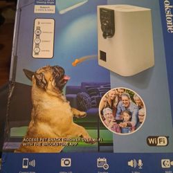 Brookstone Smart Wi-Fi Pet Snack Thrower 