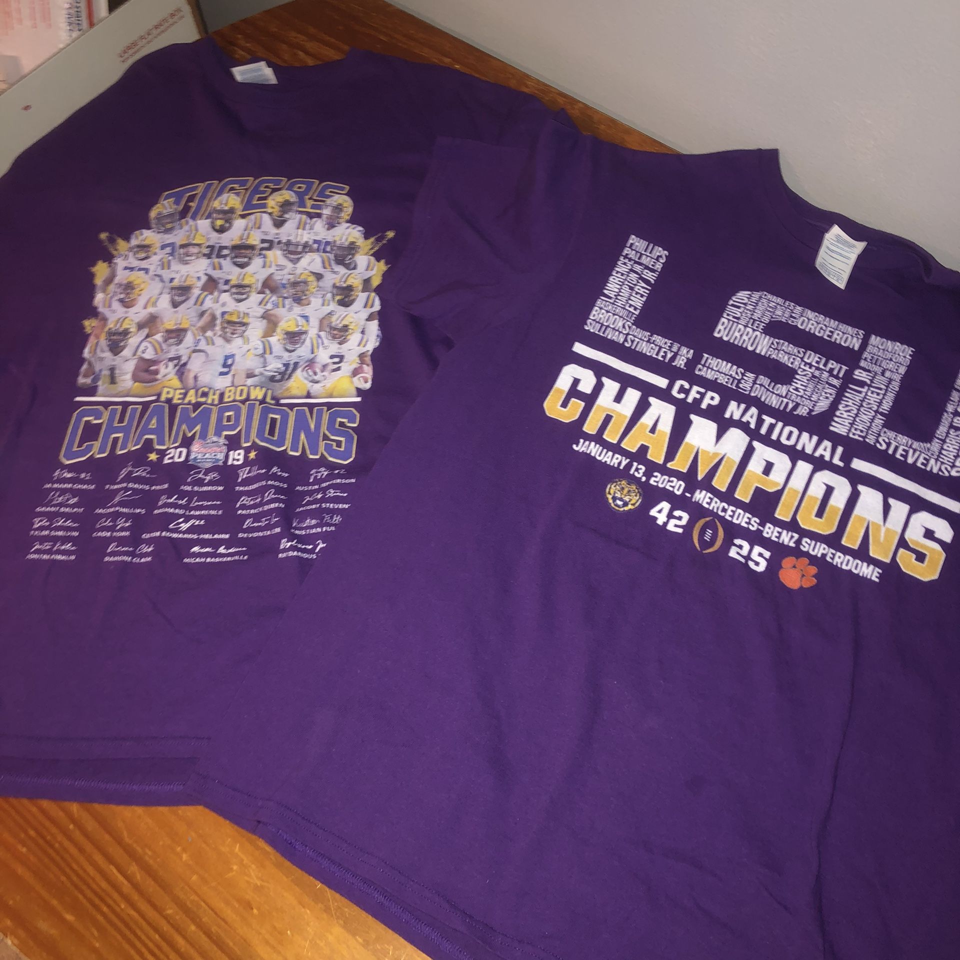Mens Size Large LSU TIGERS National And Peach Bowl Champions Shirts