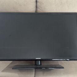 32 IN FLAT SCREEN TELEVISION