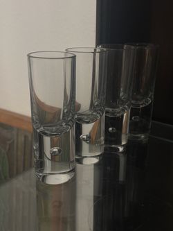 Assorted glassware, pristine condition