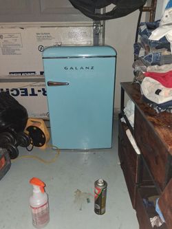 Mini fridge