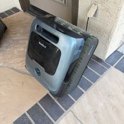Beat Bot Aquasense Pro - 1 Year Old. Great Condition Pool Robot. 