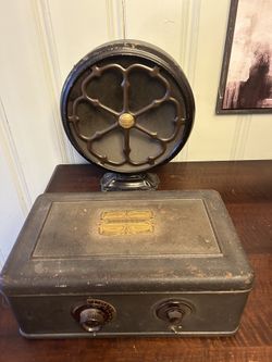 Antique Atwater Kent Radio&speaker