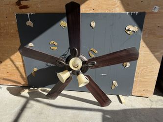 Ceiling Fan With Light And Remote.