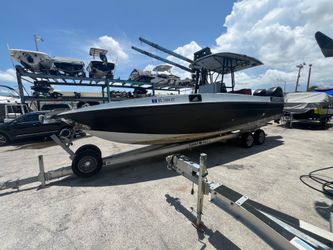 Cigarette speed boat Twin 2005 Mercury Verado 275s