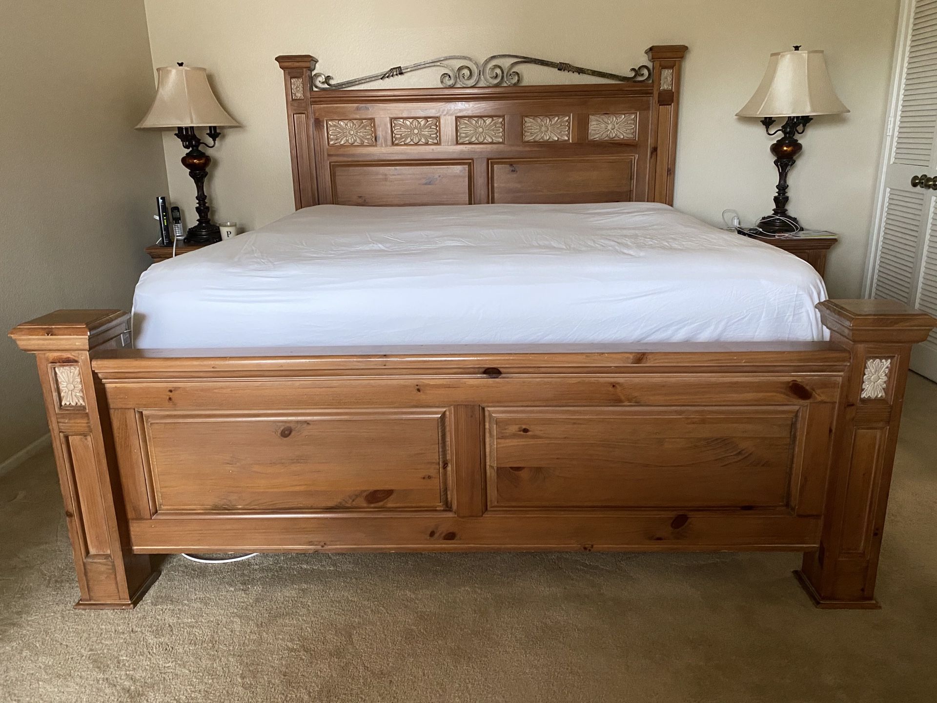 5 PC KING SIZE COMPLETE BEDROOM SET - ALL WOOD