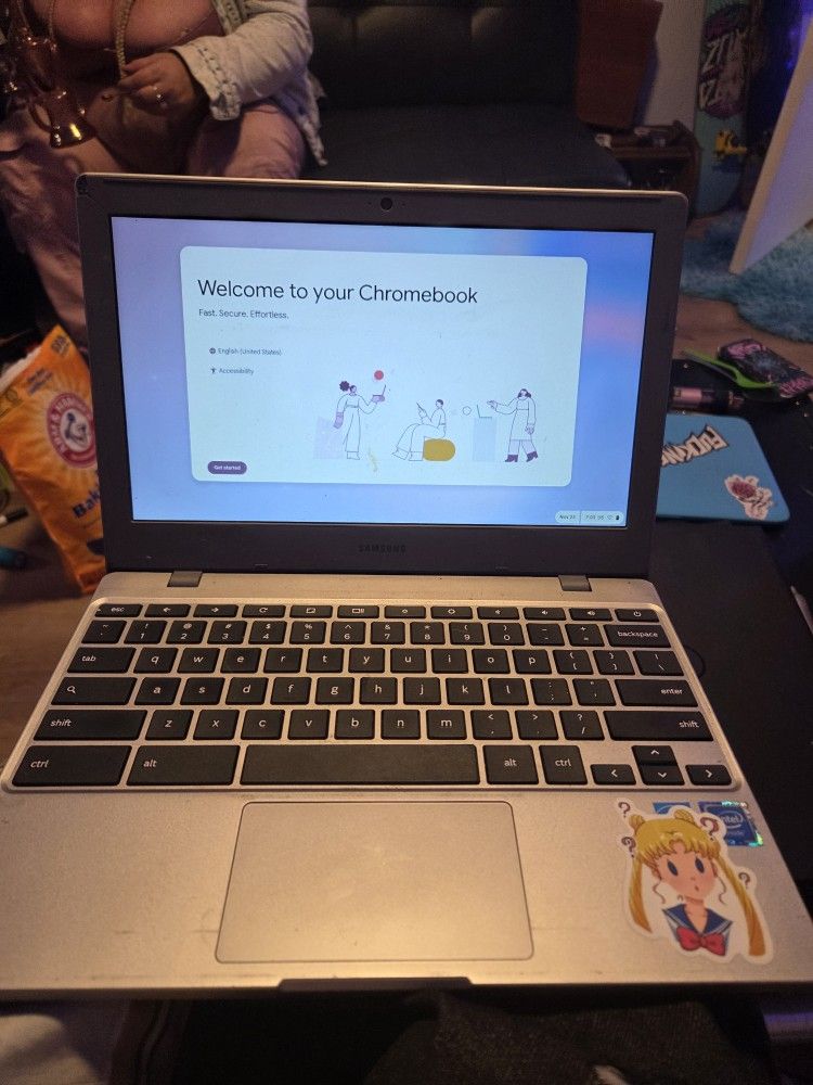 Samsung Chromebook 4 Chrome OS 11.6" HD Intel Celeron Processor N4000 6GB RAM 64GB eMMC Gigabit Wi-Fi - XE310XBA-K03US