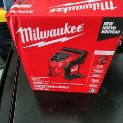 Milwaukee M12 Inflator  Air Pump
