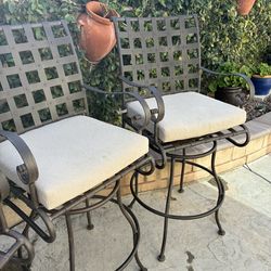 Luxury Patio OW Lee Set Of 4 Outdoor Barstools.