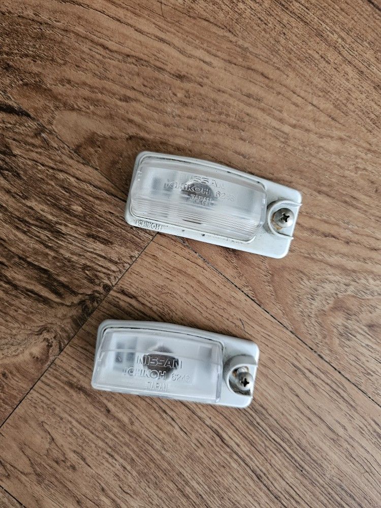 2007-2012 Nissan Altima license plate lamp assembly