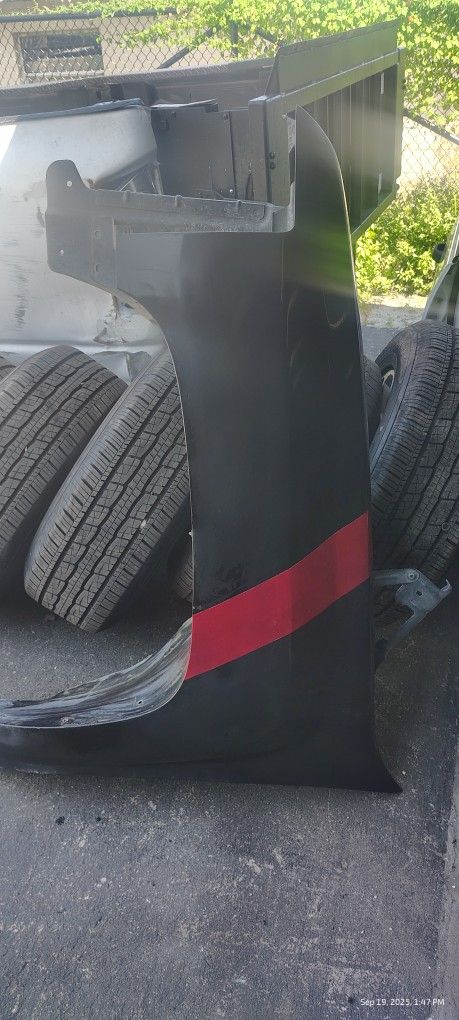07-13 CHEVY SILVERADO DRIVER SIDE FENDER