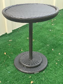 Sbdesign wicker patio bar tables