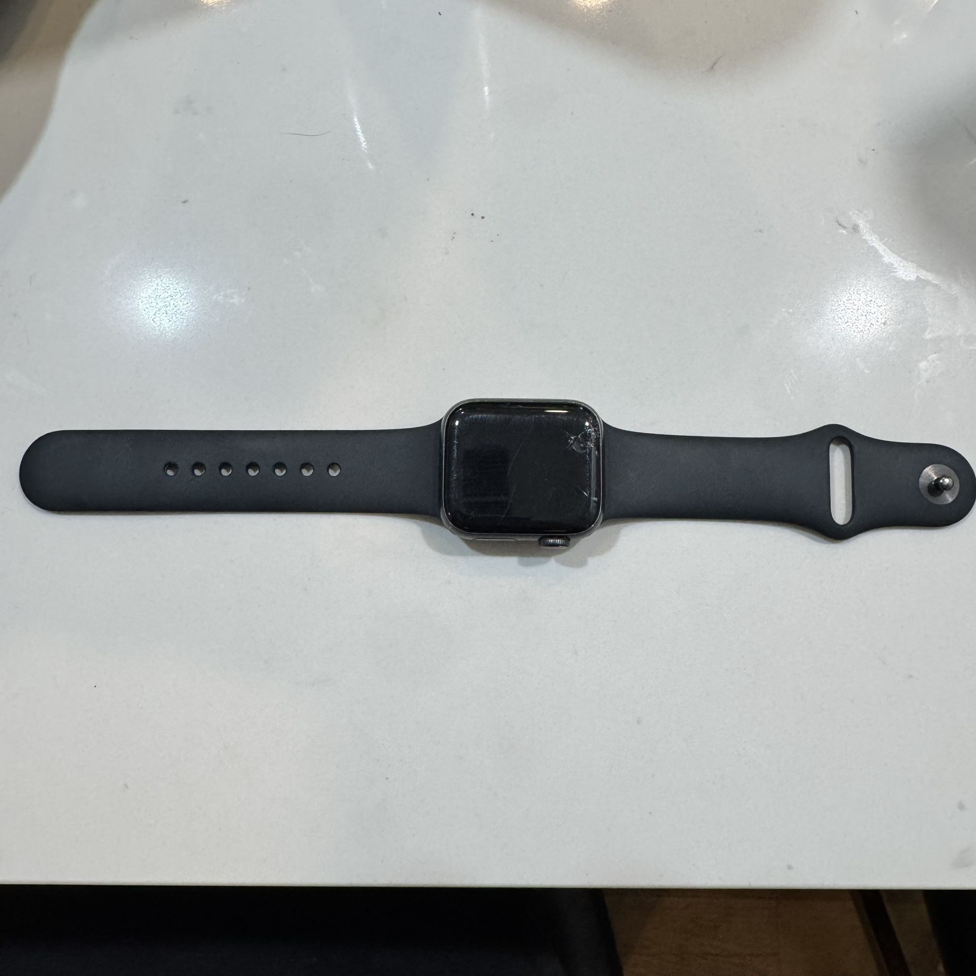 Apple Watch SE 40mm GPS – Cracked Screen, Works Great, Black Sport Band