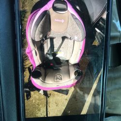 Car Seat Missing One Cup Holder