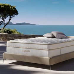 Saatva Classic Luxury Firm King Mattress (15inch New) For Sale