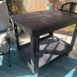 BRUTE Heavy-Duty Utility Cart