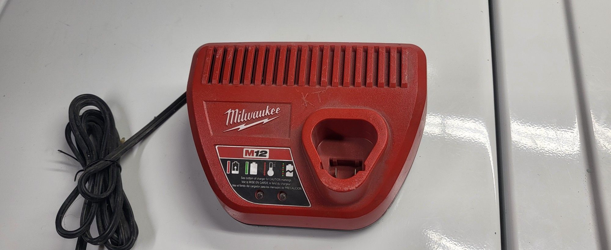 Milwaukee M12 Charger