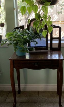 Antique vanity