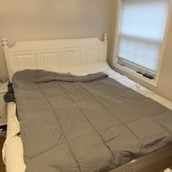 California king White Wood Bed Frame - No Mattress - Pickup Only Lincolnshire 