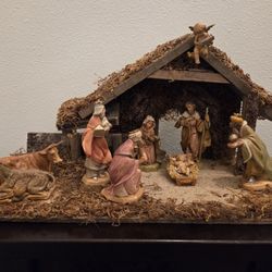 Nativity Set w/9 Figurines 