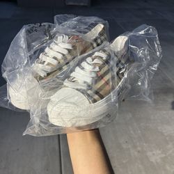 Burberry Converse