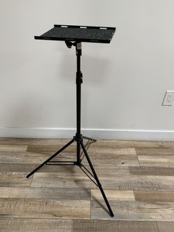 Matthews Monitor Stand II with Projector Tray - Durable and Professional