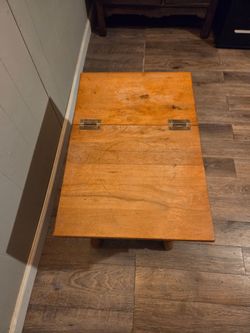 Wooden Storage Coffee Table with Hinged Lid
