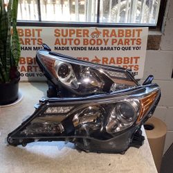 2013 RAV4 Headlight Pair Driver Passenger  Halogen Original 2015 
