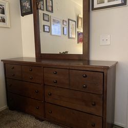 Solid Wood Dresser With Mirror, 6 Drawers