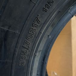 For Sale Full Set Of Used Tires/Set de llantas usadas a buen precio