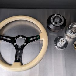 NRG Steering Wheel w/ Hub& Quick Release (Nissan 350Z)