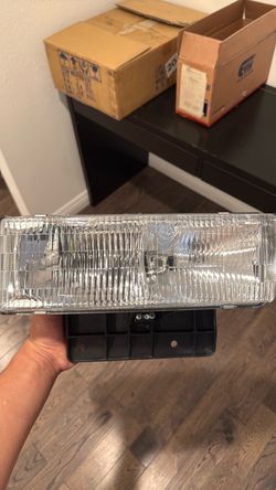 Replacement part for CV ASTRO/SAFARI 95-03 Head Lamp ASY W/PANEL