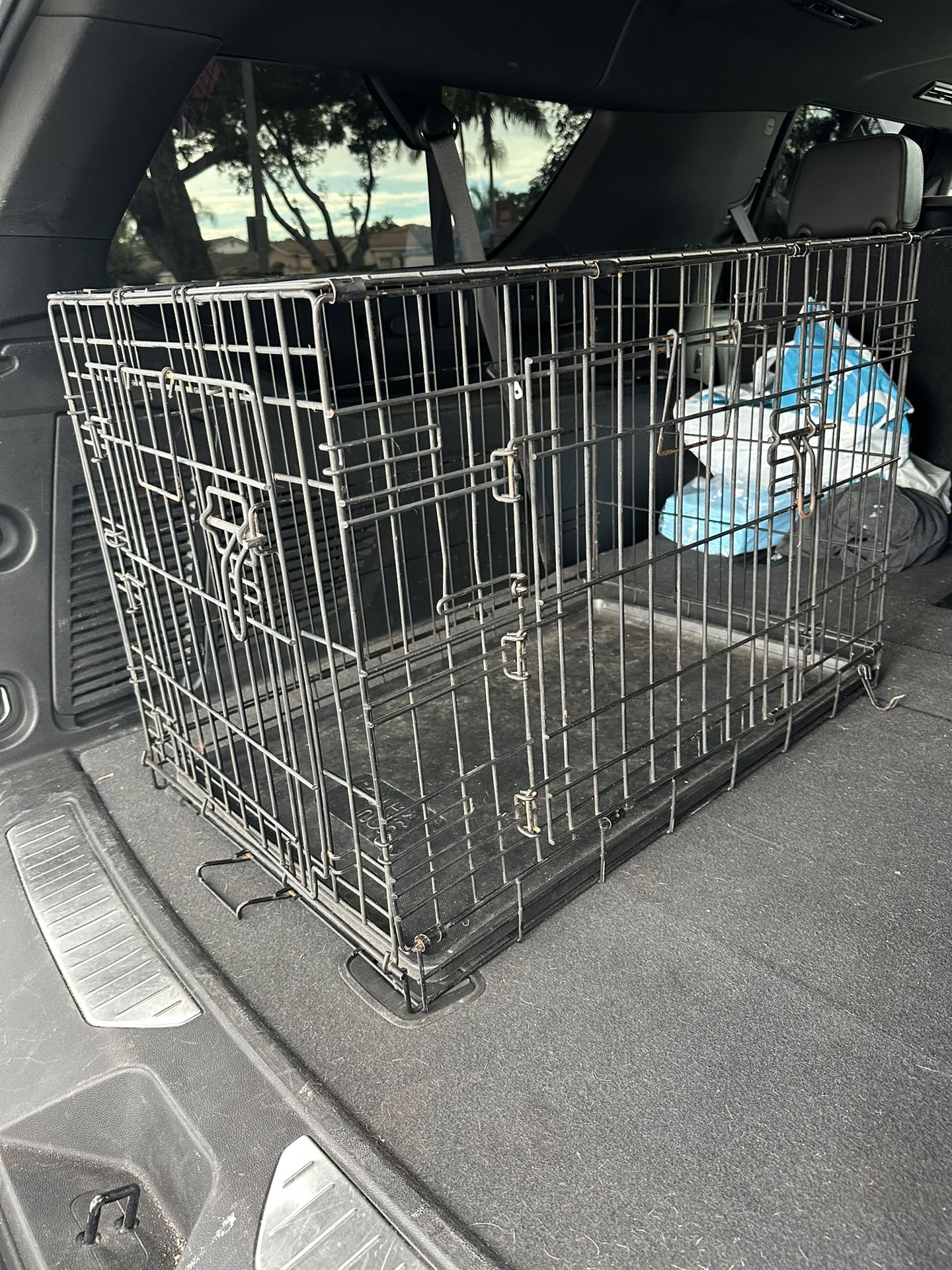 Dog Kennel  29x19x22