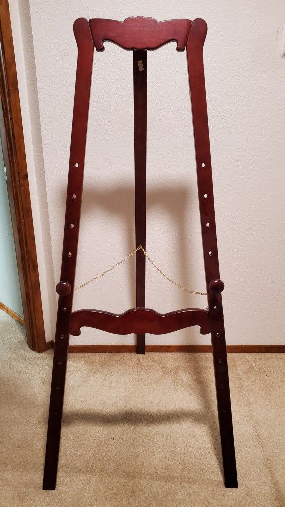 Wooden adjustable display easel