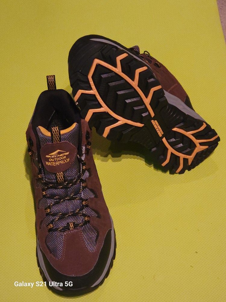 Men's Mountain Climbing Boots Size 7