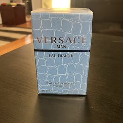 New Versace Man Eau Fraîche Eau de Toilette