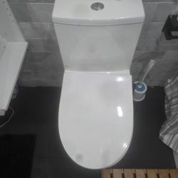 BRAND NEW TOILET (still In Box)