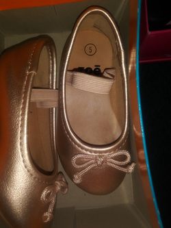 2 pair nice nearly new church dress shoes. Pair Nike Presto all for 35.