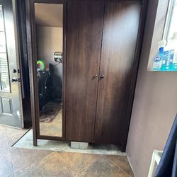 Stand Up Closet 