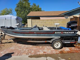 Bass tracker boat