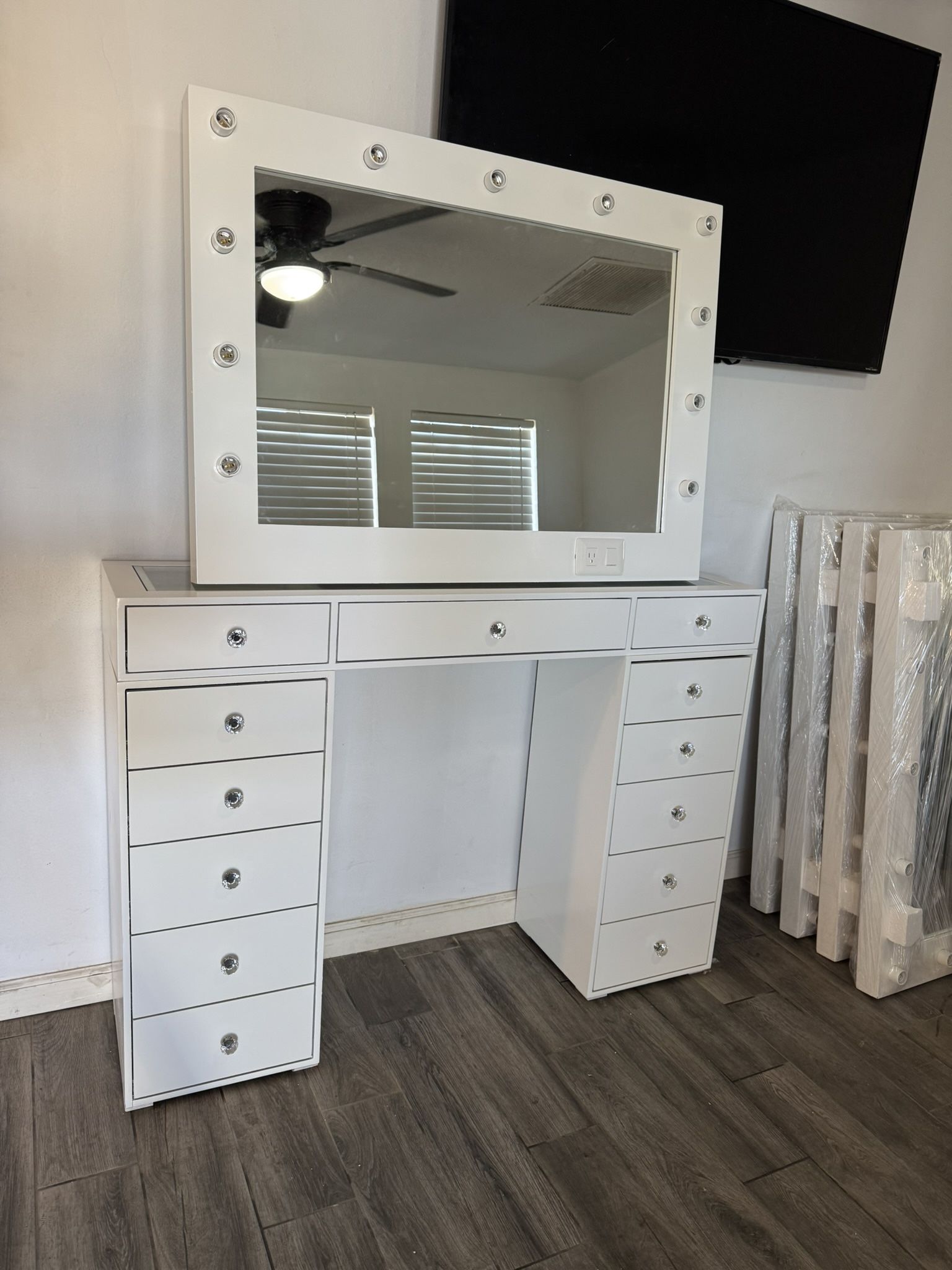 Makeup Vanity Set