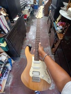 Yamaha PAC112V Pacifica Electric Guitar - Natural