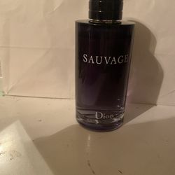 Cristian. Dior. Sauvage Toilette. 6.8. Onzas. 