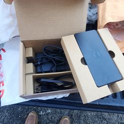 Dell - D6000 Dock Station