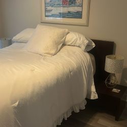 Bedroom Set Very Nice Just Like New 