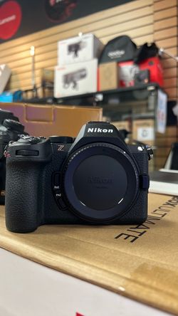 Nikon Z5 II. Open box