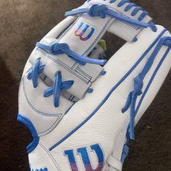 New Wilson A200 12in  Glove
