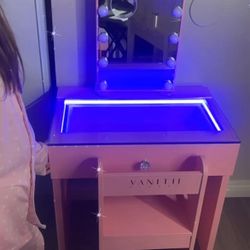 Girl Vanity 